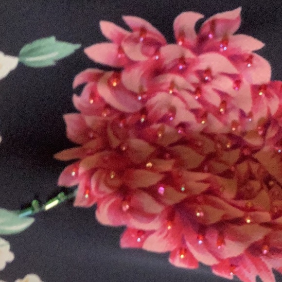 Gorgeous two piece Studio I dainty top with matching jacket for day or evening. - Picture 7 of 12